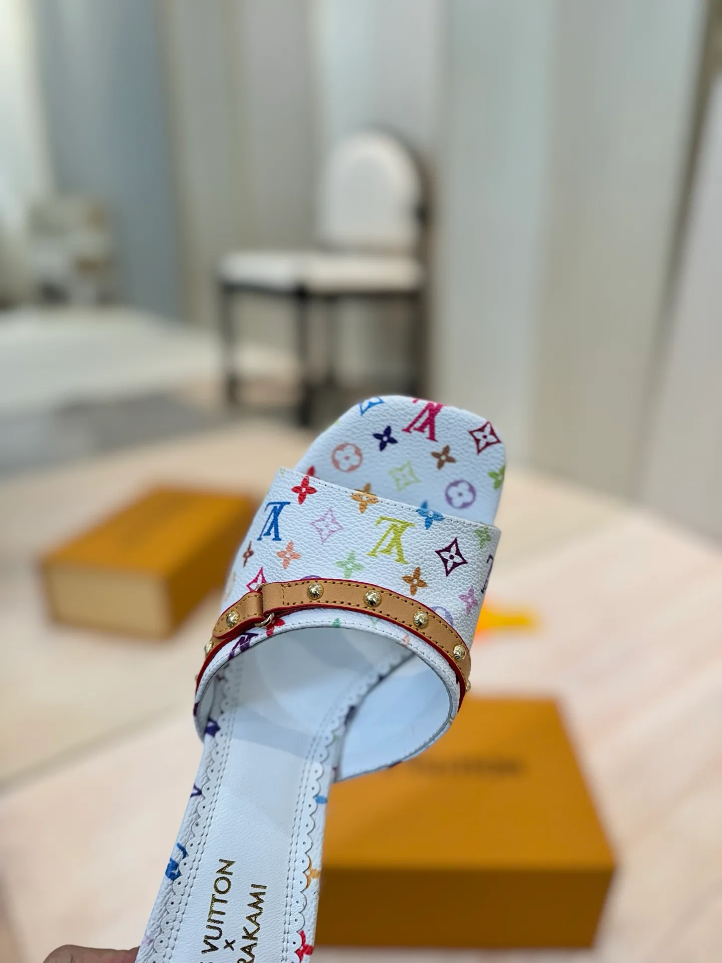 👟👟Ex-factory price 600👟👟 (top version) louis vuitton LV Louis Vuitton 25/Spring and Summer The latest Mary Jane shoes are simple and exquisite, full of high-end, showing elegance~ They look great on the feet and are full of summer shoes💯Awesome ✅Upper: 3D printed cowhide ✅Inner lining: Sheepskin lining, ✅Outsole: Genuine leather outsole imported from Italy ✅Size: 35-41 (40 to 41 customized, non-returnable) ✅Packaging: full set of packaging